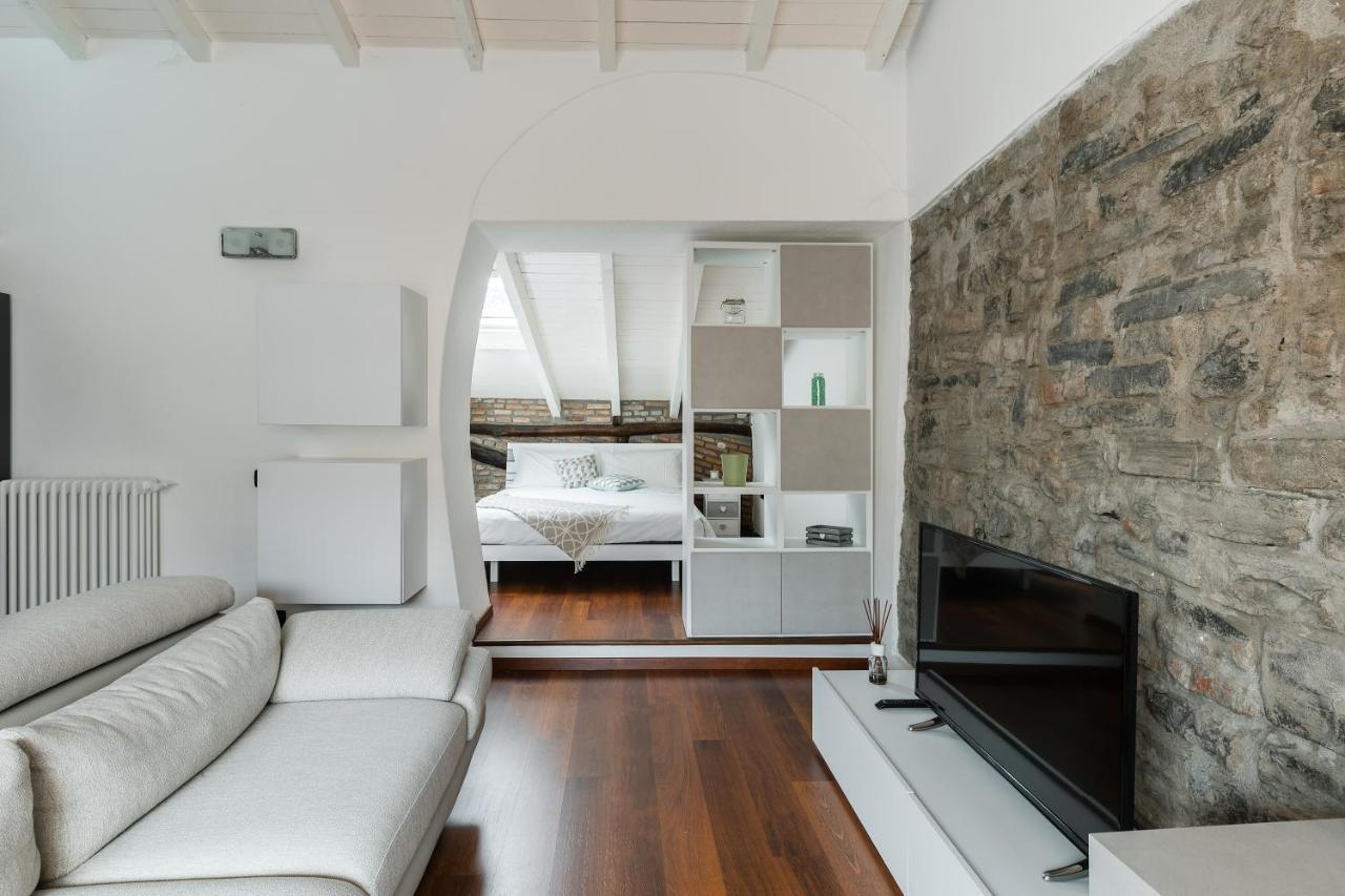 In Our Home By Holiday Solutions Côme Esterno foto